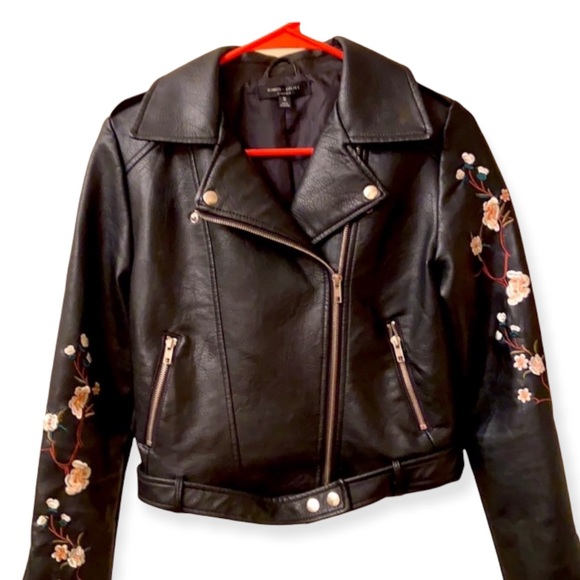 Romeo & Juliet Couture Jackets & Blazers - NWOT Romeo & Juliet Couture Moto Jacket Faux Leather, Black, Embroidered NICE!